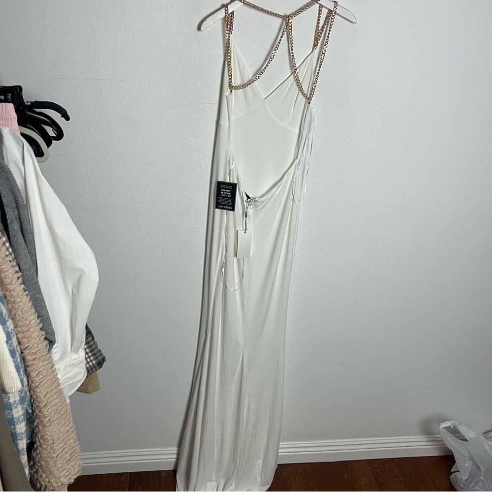 Retrofete Elegant White Backless Maxi Dress - Picture 9 of 11